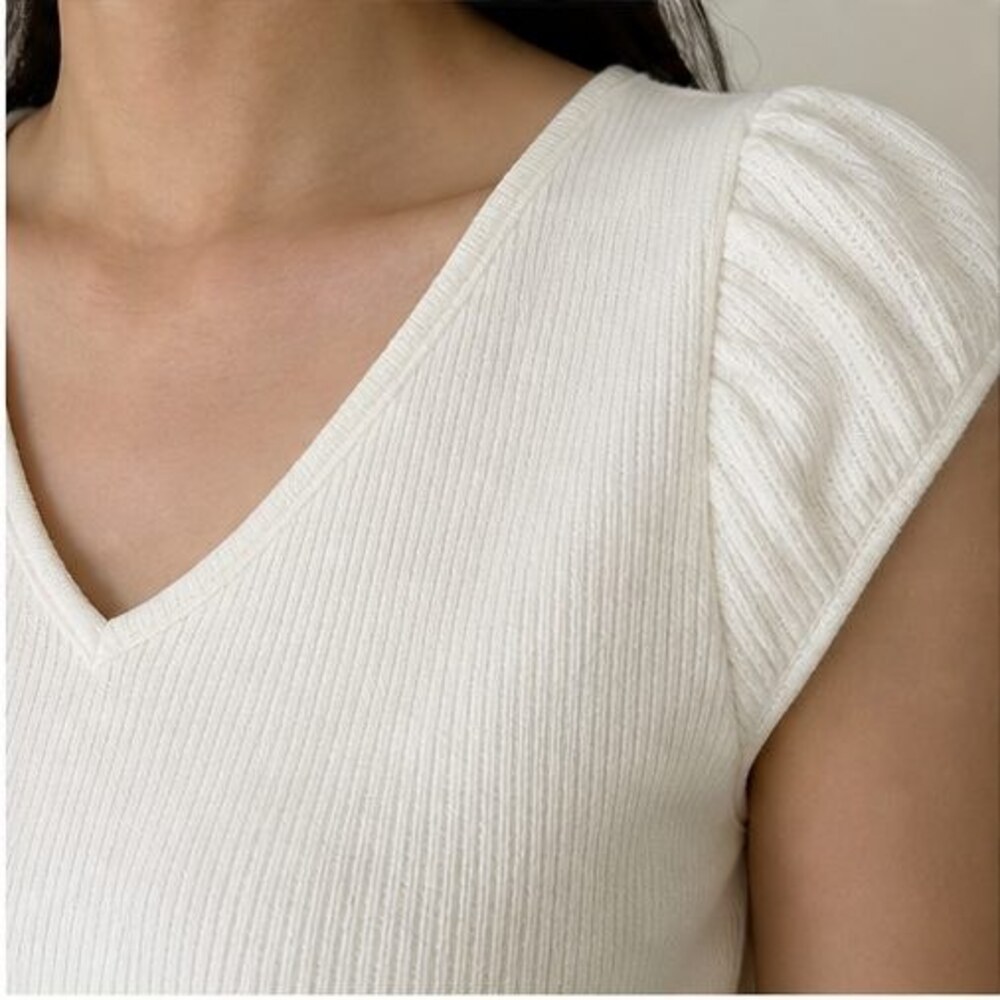 Ivory Ruffle Blouse - Picture 4 of 6